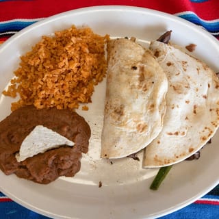 Chicken Fajita Tacos (2) Plate